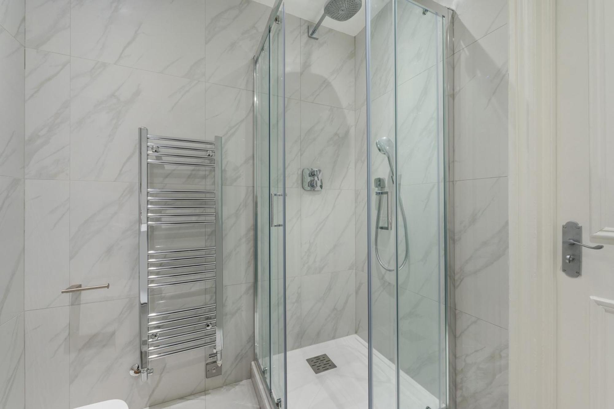 5H Modern Elegance 1-Bedroom City Living In Londen Buitenkant foto