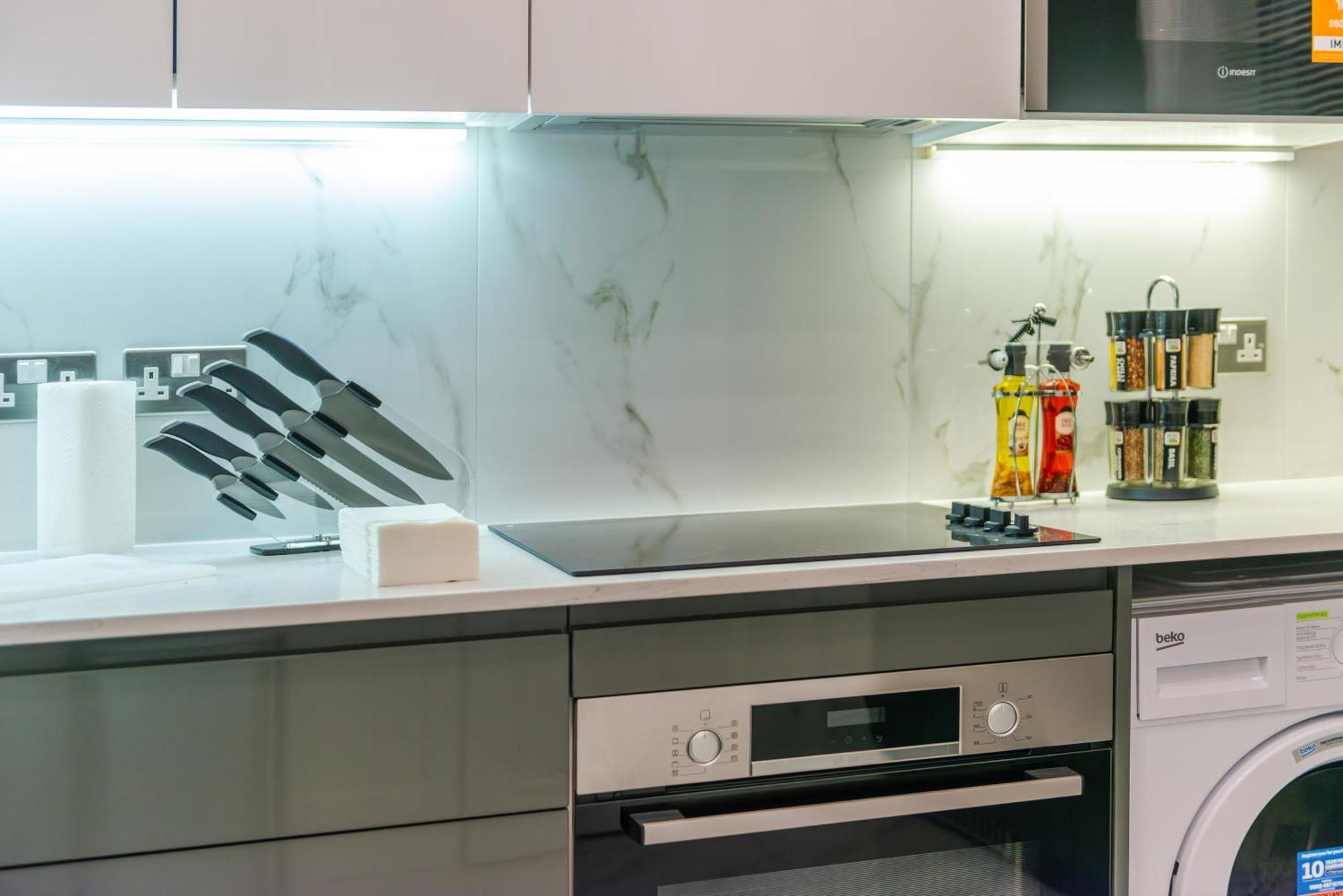 5H Modern Elegance 1-Bedroom City Living In Londen Buitenkant foto